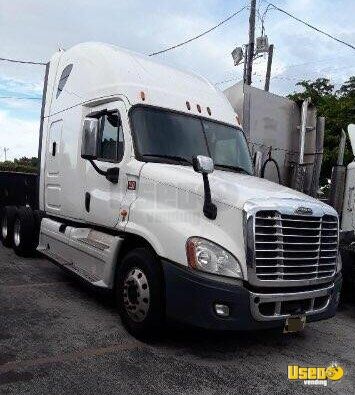 2014 Cascadia Freightliner Semi Truck Florida for Sale