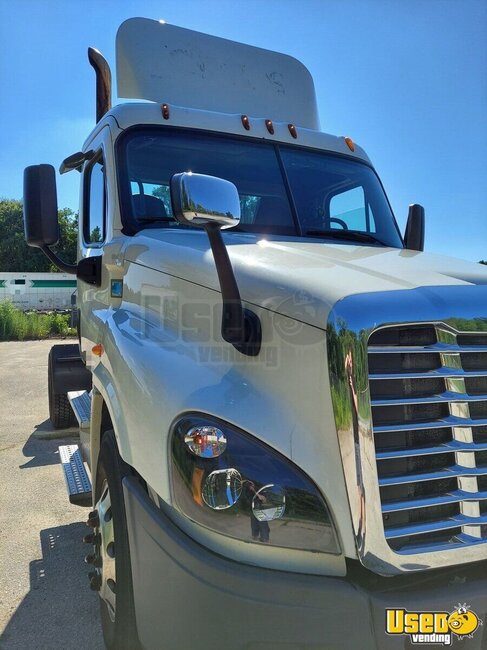 2014 Cascadia Freightliner Semi Truck Massachusetts for Sale
