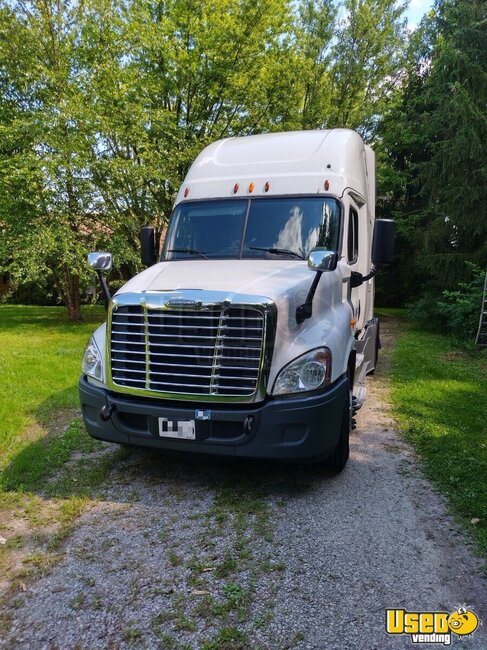 2014 Cascadia Freightliner Semi Truck Ohio for Sale