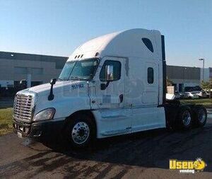 2014 Cascadia Freightliner Semi Truck Ohio for Sale