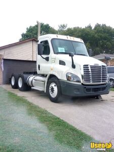 2014 Cascadia Freightliner Semi Truck Oklahoma for Sale