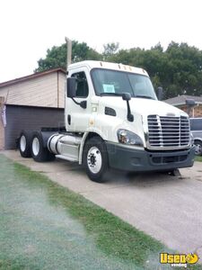 2014 Cascadia Freightliner Semi Truck Oklahoma for Sale