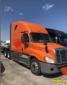 2014 Cascadia Freightliner Semi Truck Texas for Sale