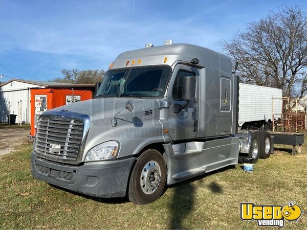 2014 Cascadia Freightliner Semi Truck Texas for Sale