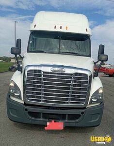 2014 Cascadia Freightliner Semi Truck Texas for Sale