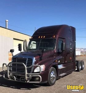 2014 Cascadia Freightliner Semi Truck Utah for Sale