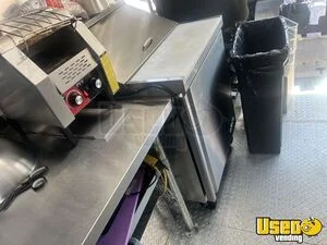 2014 Chasis All-purpose Food Truck Diamond Plated Aluminum Flooring Ohio Diesel Engine for Sale