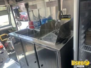 2014 Chasis All-purpose Food Truck Exterior Customer Counter Ohio Diesel Engine for Sale