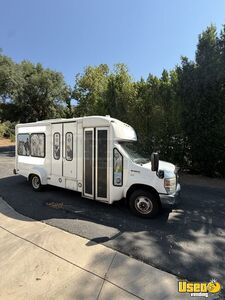 2014 E350 Pet Care / Veterinary Truck Air Conditioning California Gas Engine for Sale