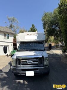 2014 E350 Pet Care / Veterinary Truck Bathroom California Gas Engine for Sale