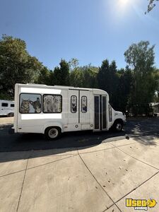 2014 E350 Pet Care / Veterinary Truck California Gas Engine for Sale