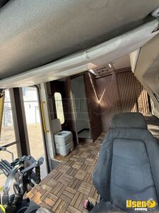 2014 E350 Pet Care / Veterinary Truck Interior Lighting California Gas Engine for Sale