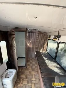 2014 E350 Pet Care / Veterinary Truck Shore Power Cord California Gas Engine for Sale