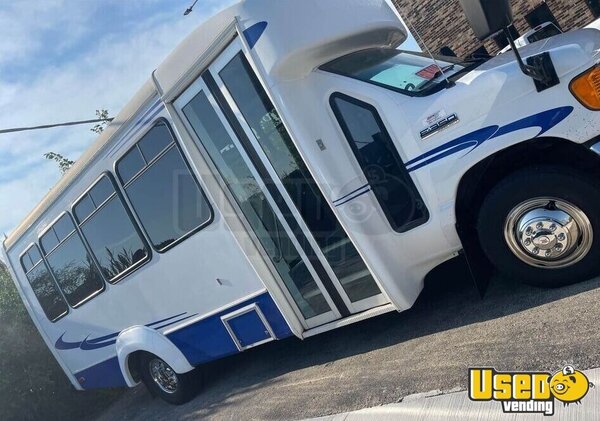 2014 E350 Shuttle Bus Illinois Gas Engine for Sale