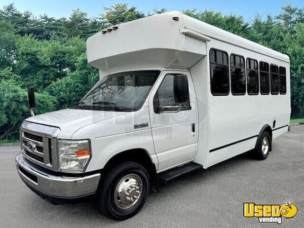 2014 E450 Shuttle Bus New York Gas Engine for Sale
