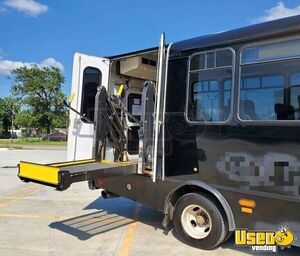 2014 Express Cutaway Shuttle Bus Shuttle Bus 5 Texas Diesel Engine for Sale