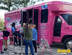 2014 Mobile Hair & Nail Salon Truck 13 New York Gas Engine for Sale