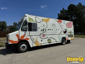 2014 Mt45 Coffee & Beverage Truck Air Conditioning Colorado Gas Engine for Sale