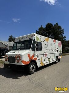 2014 Mt45 Coffee & Beverage Truck Insulated Walls Colorado Gas Engine for Sale