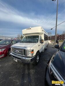 2014 Shuttle Bus Shuttle Bus Transmission - Automatic Kentucky Gas Engine for Sale