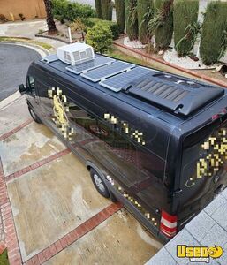 2014 Sprinter 170 Extended Mobile Hair & Nail Salon Truck Air Conditioning California Diesel Engine for Sale