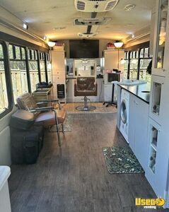 2014 Starcraft 3500 Mobile Hair & Nail Salon Truck Awning Texas Diesel Engine for Sale