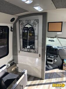 2014 Superduty Econoline E-450 Mobile Hair & Nail Salon Truck Electrical Outlets California Gas Engine for Sale