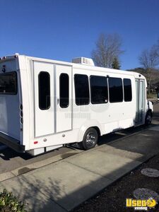 2014 Superduty Econoline E-450 Mobile Hair & Nail Salon Truck Generator California Gas Engine for Sale