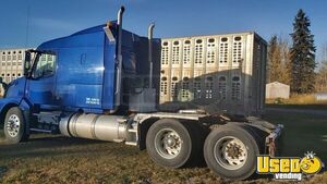 2014 Vn Volvo Semi Truck Microwave Alberta for Sale