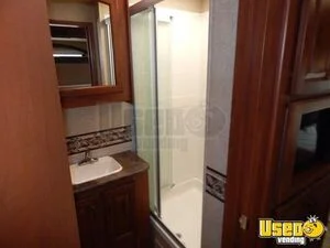 2015 29um Precept Rv Motorhome Bus Motorhome 51 Indiana Gas Engine for Sale