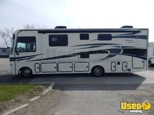 2015 29um Precept Rv Motorhome Bus Motorhome Awning Indiana Gas Engine for Sale