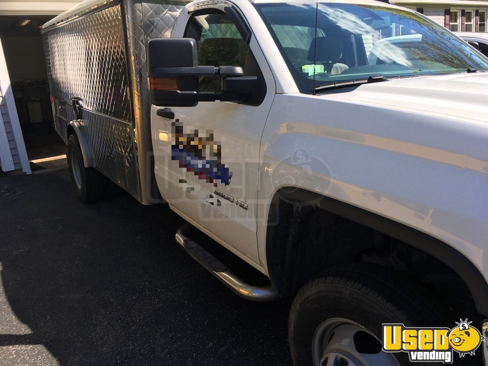 2015 GMC 3500 Canteen Truck Stocked Lunch Serving Food Truck for Sale