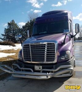 2015 Cascadia Freightliner Semi Truck 2 Iowa for Sale