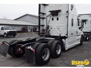 2015 Cascadia Freightliner Semi Truck 2 North Carolina for Sale