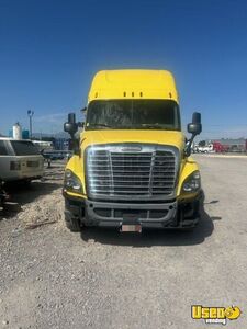 2015 Cascadia Freightliner Semi Truck 6 Utah for Sale