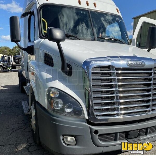 2015 Cascadia Freightliner Semi Truck Alabama for Sale