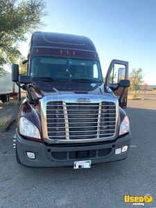 2015 Cascadia Freightliner Semi Truck California for Sale