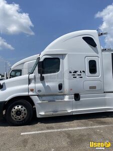 2015 Cascadia Freightliner Semi Truck Double Bunk Alabama for Sale