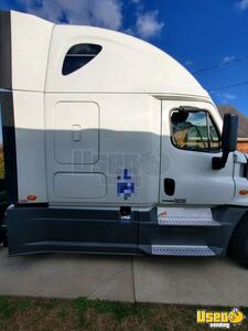 2015 Cascadia Freightliner Semi Truck Freezer Tennessee for Sale