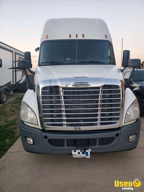 2015 Cascadia Freightliner Semi Truck Fridge Tennessee for Sale