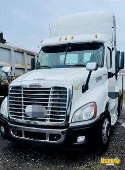 2015 Cascadia Freightliner Semi Truck Illinois for Sale