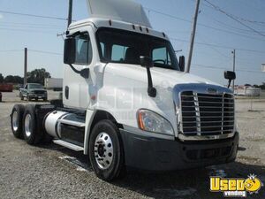 2015 Cascadia Freightliner Semi Truck Illinois for Sale