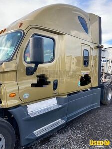 2015 Cascadia Freightliner Semi Truck Ontario for Sale