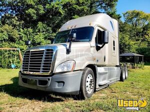 2015 Cascadia Freightliner Semi Truck Tennessee for Sale