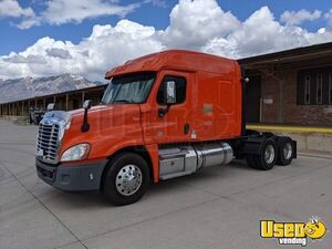 2015 Cascadia Freightliner Semi Truck Utah for Sale