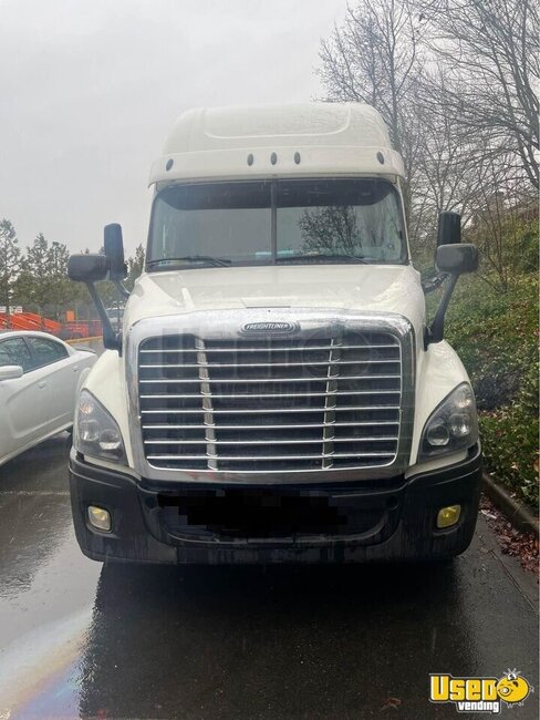 2015 Cascadia Freightliner Semi Truck Washington for Sale