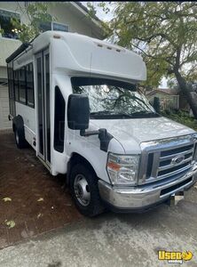 2015 E-350 Starcraft Dog Grooming Mini Bus Pet Care / Veterinary Truck Additional 4 California Gas Engine for Sale