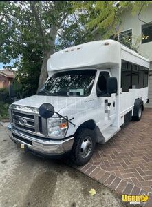2015 E-350 Starcraft Dog Grooming Mini Bus Pet Care / Veterinary Truck Additional 5 California Gas Engine for Sale
