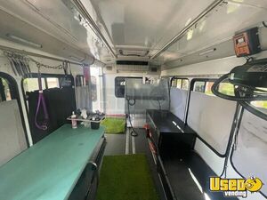 2015 E-350 Starcraft Dog Grooming Mini Bus Pet Care / Veterinary Truck Additional 8 California Gas Engine for Sale