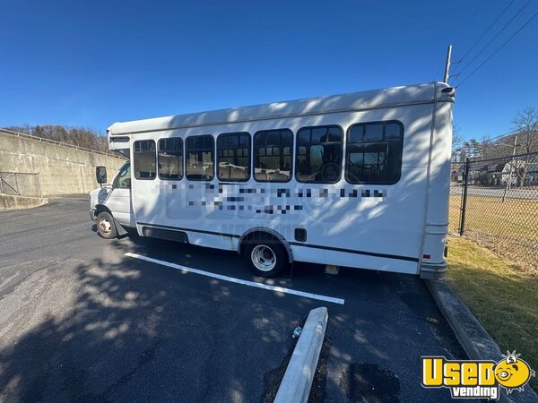 2015 E450 Shuttle Bus New York Gas Engine for Sale